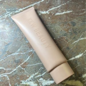 KKW Beauty Skin Perfecting Body Foundation in Pale, New/Sealed without box